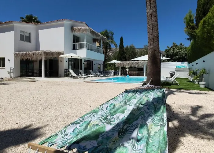 Villa Five Palms