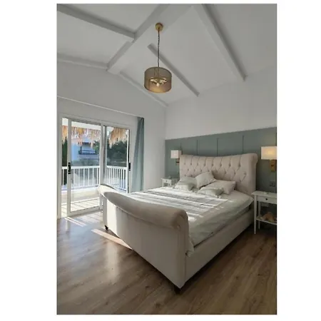 Five Palms * פאפוס