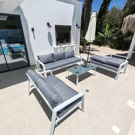 Villa Five Palms